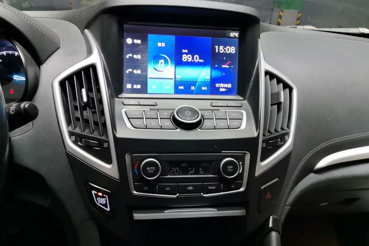 Used Dongfeng Aeolus AX7 2015 2.3L Automatic ZhiZun Version Audio And AC Panel