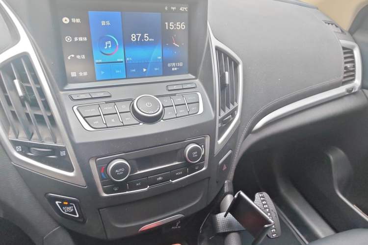 Used Dongfeng Aeolus AX7 2015 2.0L Automatic Zhiyi Trim Audio And AC Panel
