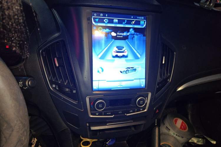 Used Dongfeng Aeolus AX7 2015 2.0L Automatic Zhiyue Version Audio And AC Panel