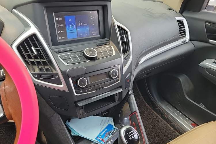 Used Dongfeng Aeolus AX7 2015 2.0L Manual Zhiyue Model Audio And AC Panel