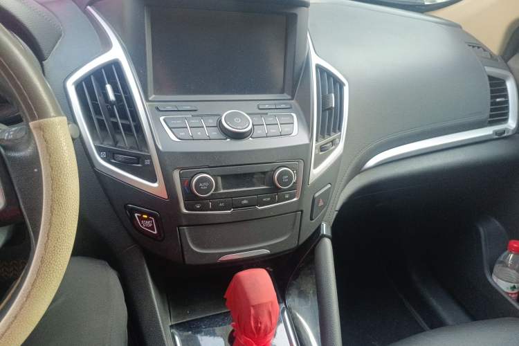 Used Dongfeng Aeolus AX7 2015 2.0L Automatic Zhiyi Trim Audio And AC Panel