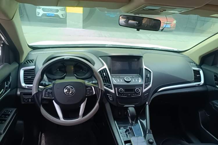 Used Dongfeng Aeolus AX7 2015 2.3L Automatic ZhiZun Version Center Console