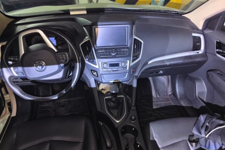 Used Dongfeng Aeolus AX7 2015 2.0L Manual Zhiyi Trim Center Console