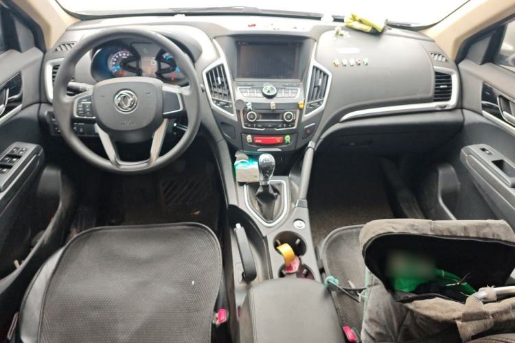 Used Dongfeng Aeolus AX7 2015 2.0L Manual Zhiyue Model Center Console
