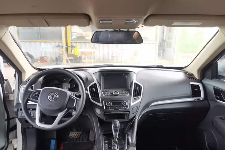 Used Dongfeng Aeolus AX7 2015 2.0L Automatic Zhiyue Version Center Console