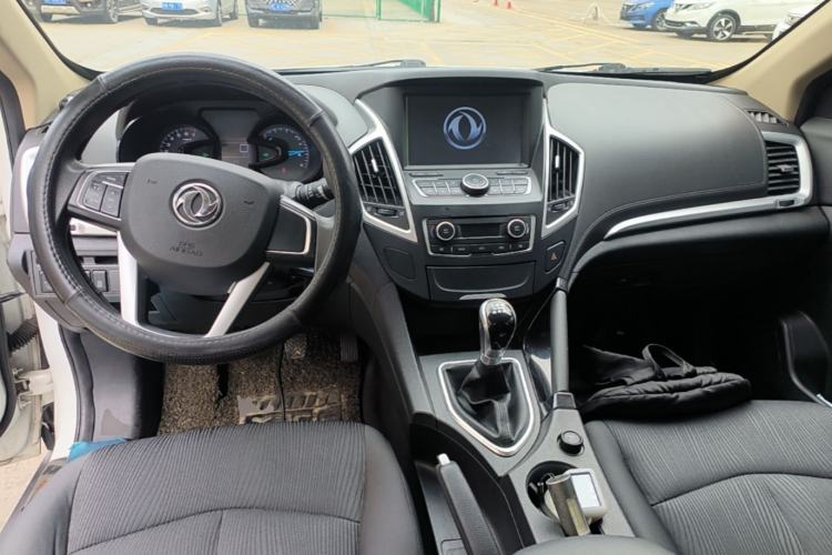 Used Dongfeng Aeolus AX7 2015 2.0L Manual Zhiyue Model Center Console