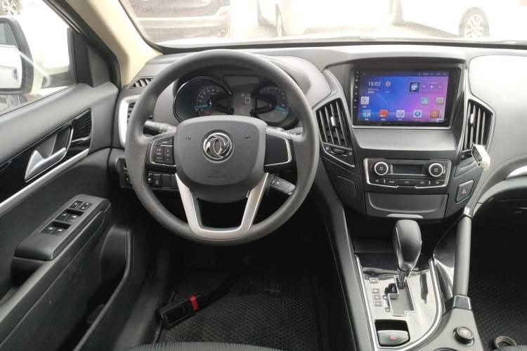 Used Dongfeng Aeolus AX7 2015 2.0L Automatic Zhiyue Version Center Console