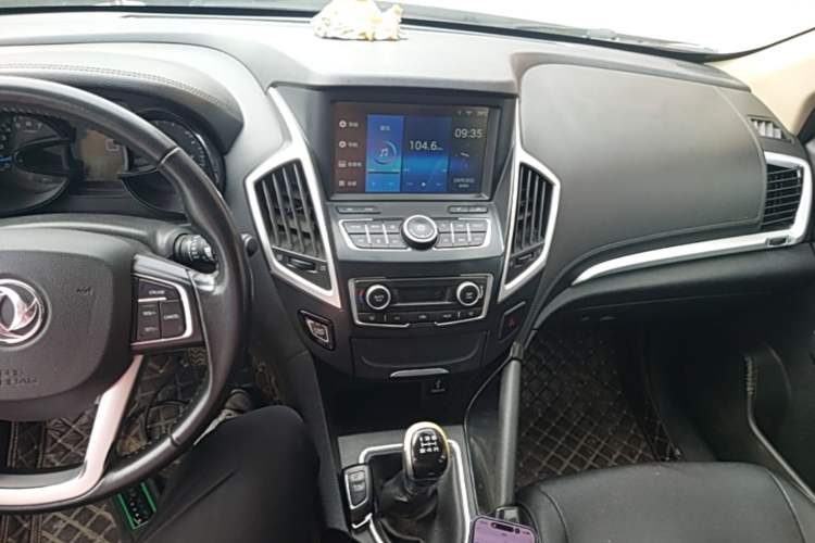 Used Dongfeng Aeolus AX7 2015 2.0L Manual Zhiyi Trim Center Console