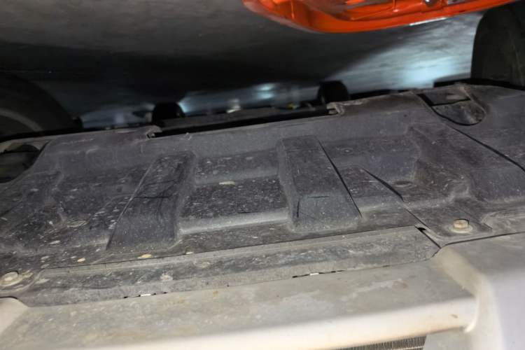 Used Dongfeng Aeolus AX7 2015 2.0L Manual Zhiyi Trim Chassis Front
