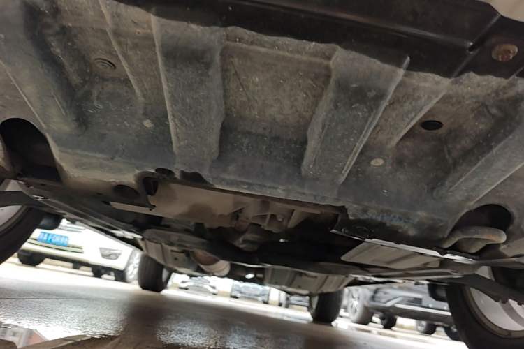 Used Dongfeng Aeolus AX7 2015 2.0L Manual Zhiyi Trim Chassis Front