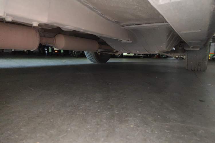 Used Dongfeng Aeolus AX7 2015 2.0L Automatic Zhiyi Trim Chassis Front Left