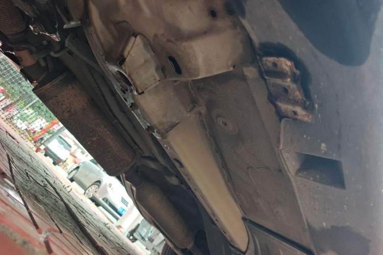 Used Dongfeng Aeolus AX7 2015 2.0L Automatic Zhiyi Trim Chassis Front Left