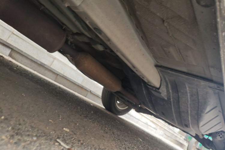Used Dongfeng Aeolus AX7 2015 2.0L Manual Parade Edition Chassis Front Left