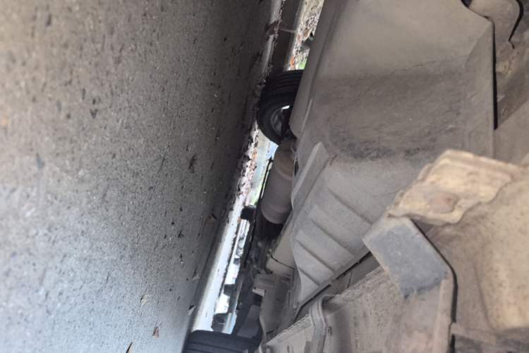 Used Dongfeng Aeolus AX7 2015 2.0L Automatic Zhiyi Trim Chassis Front Left