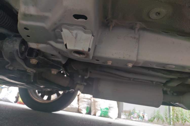 Used Dongfeng Aeolus AX7 2015 2.0L Automatic Zhiyi Trim Chassis Front Left