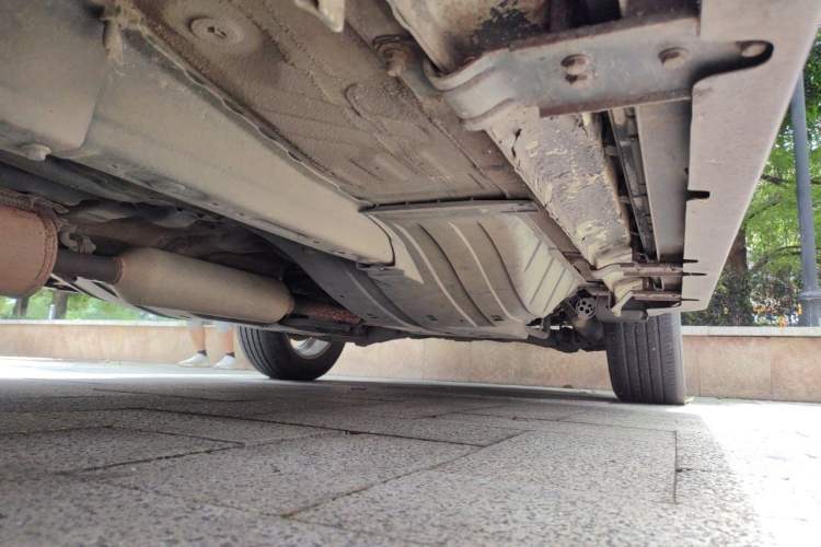 Used Dongfeng Aeolus AX7 2015 2.0L Automatic Zhiyi Trim Chassis Front Left