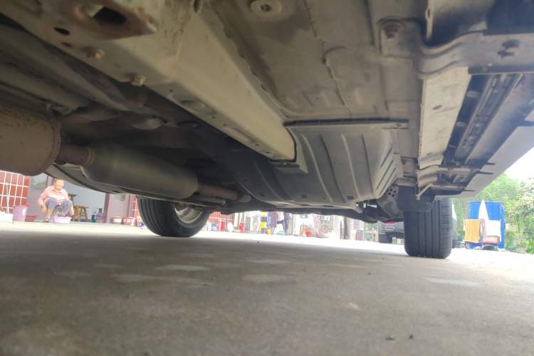 Used Dongfeng Aeolus AX7 2015 2.0L Manual Zhiyi Trim Chassis Front Left