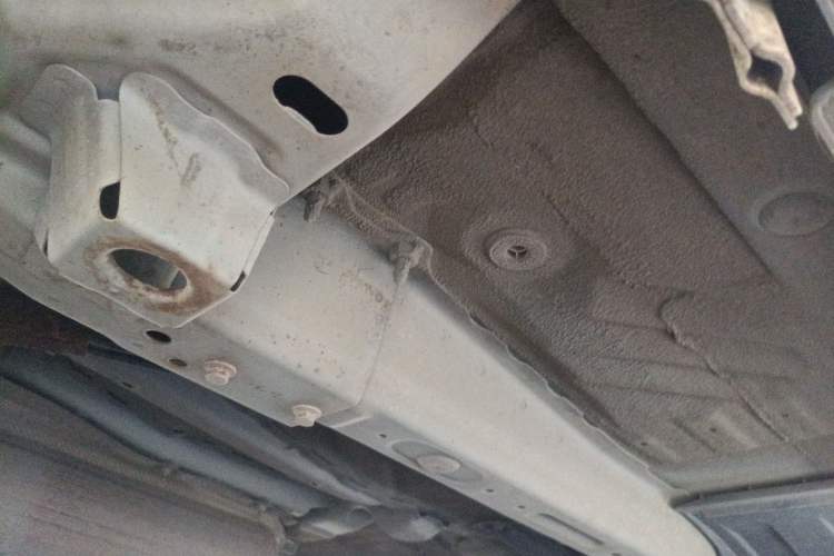 Used Dongfeng Aeolus AX7 2015 2.0L Automatic Zhiyi Trim Chassis Front Left