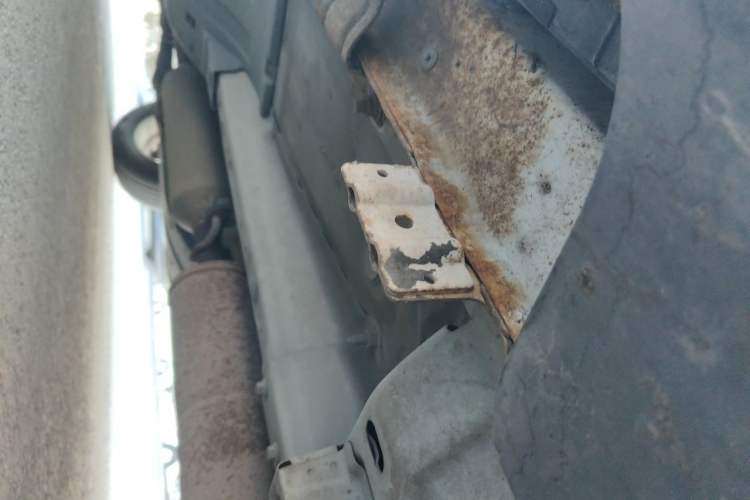 Used Dongfeng Aeolus AX7 2015 2.0L Automatic Zhiyi Trim Chassis Front Right