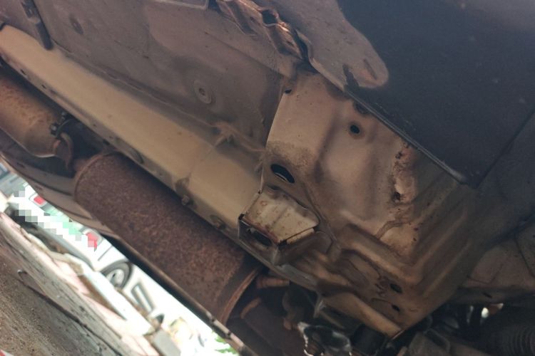 Used Dongfeng Aeolus AX7 2015 2.0L Automatic Zhiyi Trim Chassis Front Right