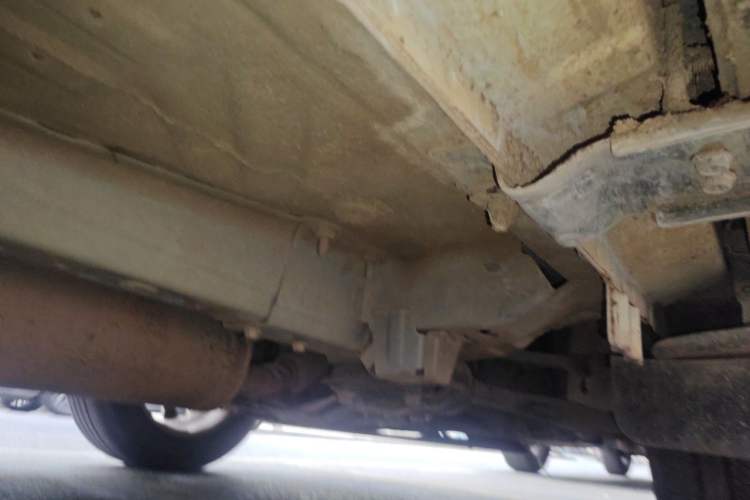 Used Dongfeng Aeolus AX7 2015 2.0L Automatic Zhiyi Trim Chassis Front Right
