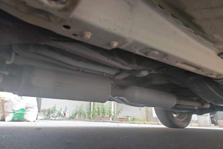 Used Dongfeng Aeolus AX7 2015 2.0L Automatic Zhiyi Trim Chassis Front Right
