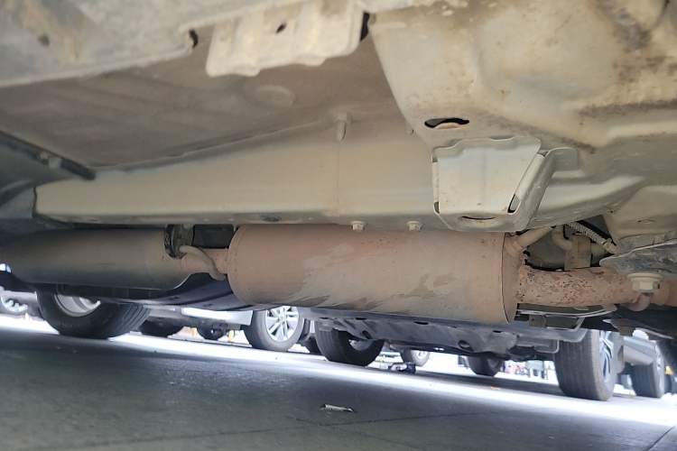 Used Dongfeng Aeolus AX7 2015 2.0L Automatic Zhiyi Trim Chassis Front Right
