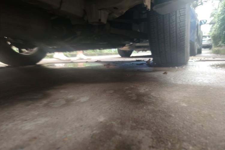 Used Dongfeng Aeolus AX7 2015 2.0L Automatic Zhiyi Trim Chassis Front Right