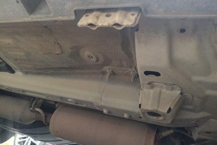 Used Dongfeng Aeolus AX7 2015 2.0L Automatic Zhiyi Trim Chassis Front Right