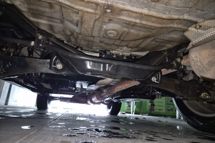 Used Dongfeng Aeolus AX7 2015 2.3L Automatic ZhiZun Version Chassis Rear