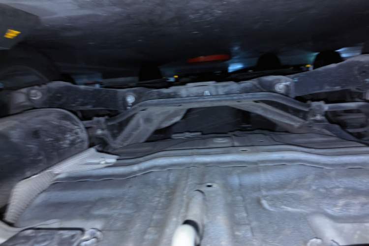 Used Dongfeng Aeolus AX7 2015 2.0L Manual Zhiyi Trim Chassis Rear
