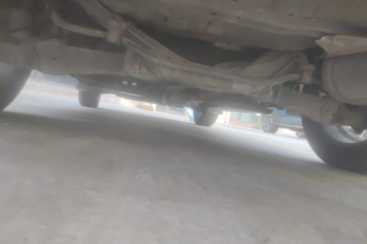 Used Dongfeng Aeolus AX7 2015 2.0L Manual Zhiyi Trim Chassis Rear