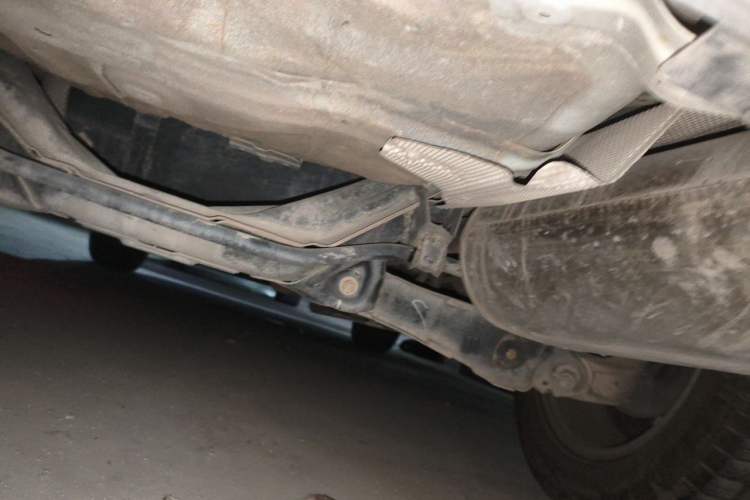 Used Dongfeng Aeolus AX7 2015 2.0L Manual Zhiyi Trim Chassis Rear