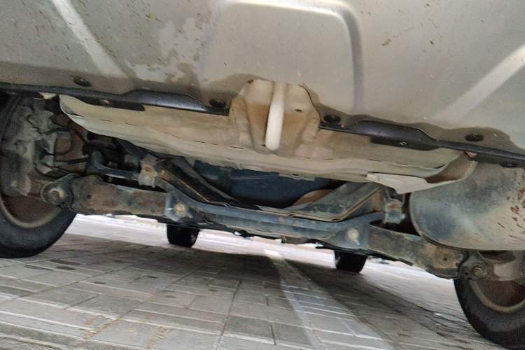 Used Dongfeng Aeolus AX7 2015 2.0L Manual Zhiyi Trim Chassis Rear