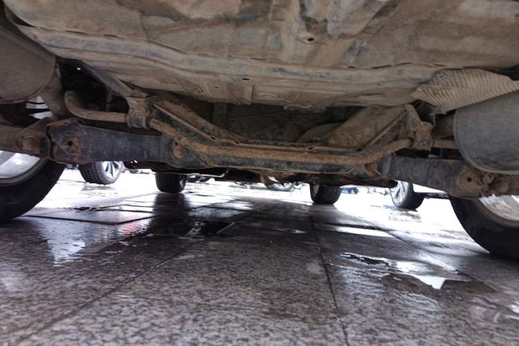 Used Dongfeng Aeolus AX7 2015 2.0L Manual Zhiyi Trim Chassis Rear