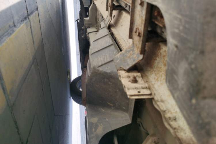 Used Dongfeng Aeolus AX7 2015 2.0L Manual Zhiyi Trim Chassis Rear Left