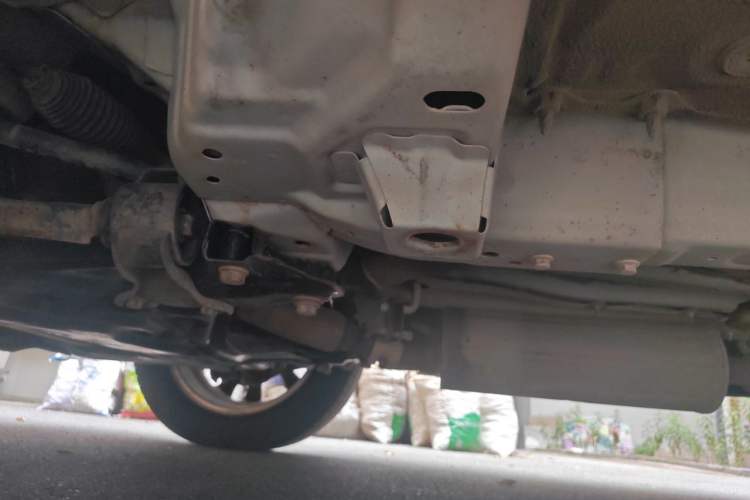 Used Dongfeng Aeolus AX7 2015 2.0L Automatic Zhiyi Trim Chassis Rear Left