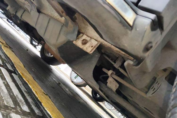 Used Dongfeng Aeolus AX7 2015 2.0L Automatic Zhiyi Trim Chassis Rear Left