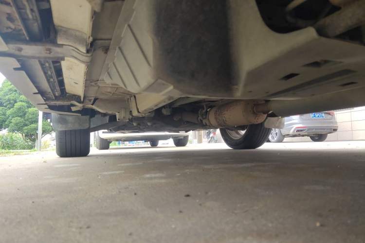 Used Dongfeng Aeolus AX7 2015 2.0L Manual Zhiyi Trim Chassis Rear Left