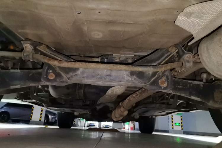 Used Dongfeng Aeolus AX7 2015 2.3L Automatic ZhiZun Version Chassis Rear