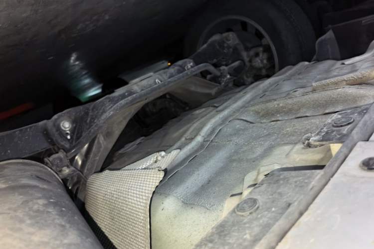 Used Dongfeng Aeolus AX7 2015 2.0L Manual Zhiyi Trim Chassis Rear Right