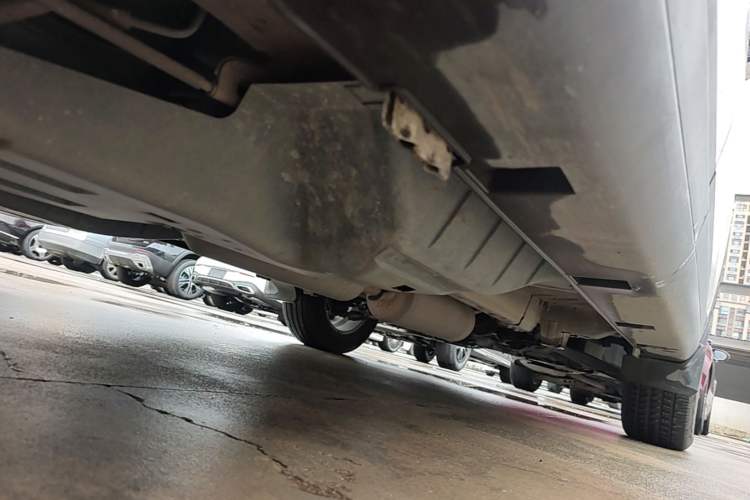 Used Dongfeng Aeolus AX7 2015 2.0L Manual Zhiyi Trim Chassis Rear Right