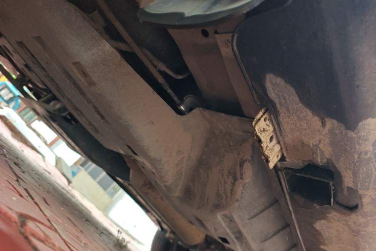 Used Dongfeng Aeolus AX7 2015 2.0L Automatic Zhiyi Trim Chassis Rear Right