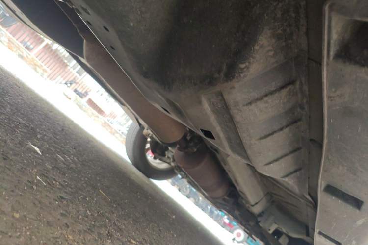 Used Dongfeng Aeolus AX7 2015 2.0L Manual Parade Edition Chassis Rear Right