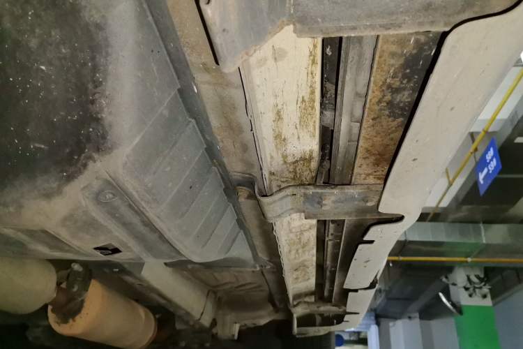 Used Dongfeng Aeolus AX7 2015 2.3L Automatic ZhiZun Version Chassis Rear Right