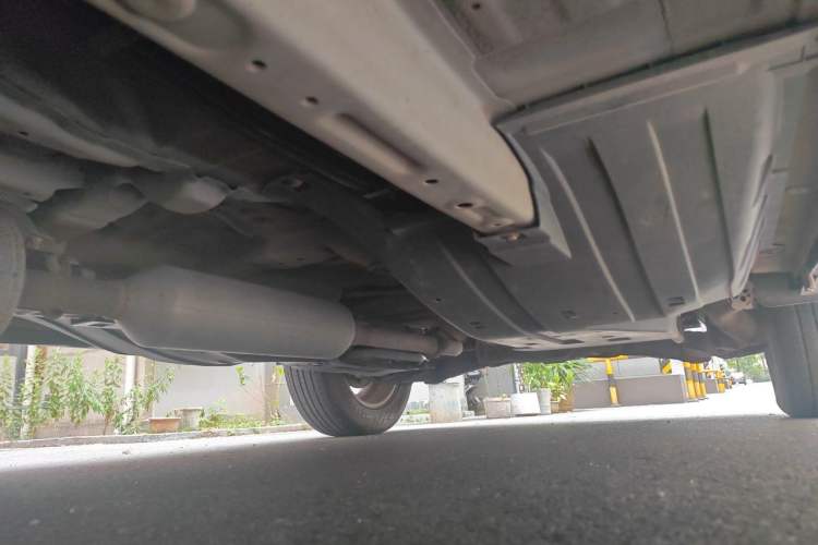 Used Dongfeng Aeolus AX7 2015 2.0L Automatic Zhiyi Trim Chassis Rear Right
