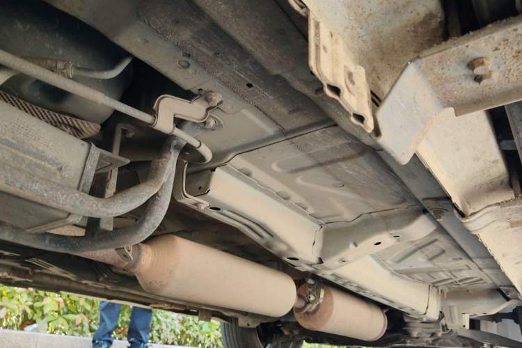 Used Dongfeng Aeolus AX7 2015 2.0L Manual Zhiyi Trim Chassis Rear Right