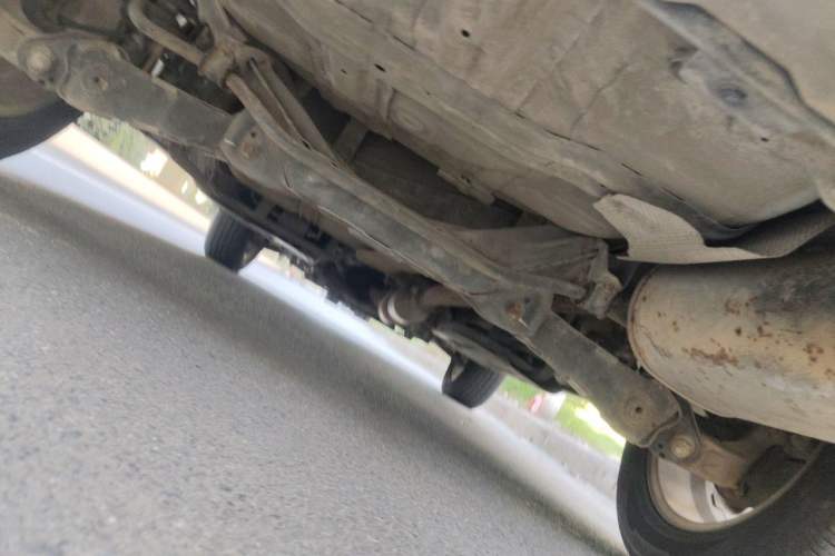 Used Dongfeng Aeolus AX7 2015 2.0L Manual Zhiyi Trim Chassis Rear