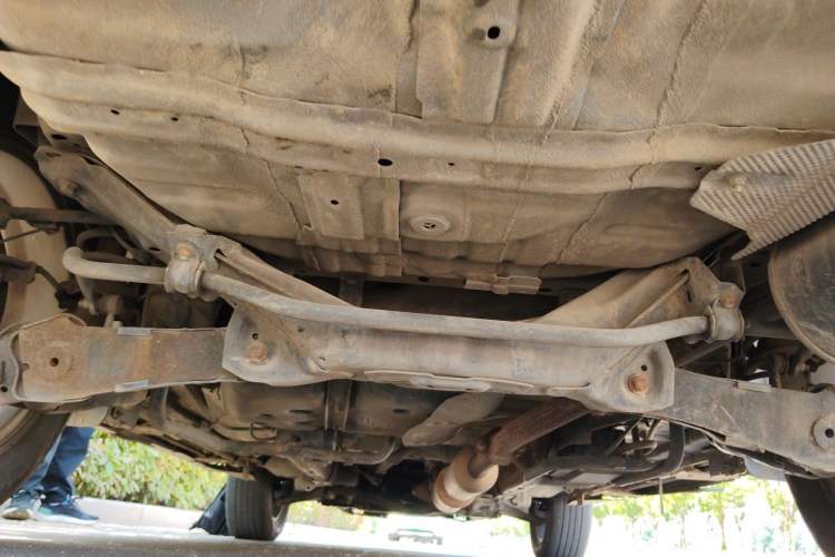 Used Dongfeng Aeolus AX7 2015 2.0L Manual Zhiyi Trim Chassis Rear