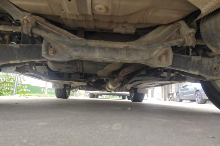 Used Dongfeng Aeolus AX7 2015 2.0L Manual Zhiyi Trim Chassis Rear